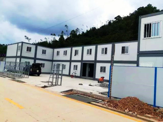 China Wirtschaftliche praktische bewegliche Wohnbehälter-Stahlrohr-Querstrebe-Dach-Platte usine